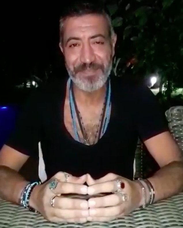 Derkeeeen Hakan Altun da Instagram hesabından bir açıklama yaptı. Olay tamamen yanlış anlaşılmış. Ölürüm de müziği bırakmam diyor Hakan abi.