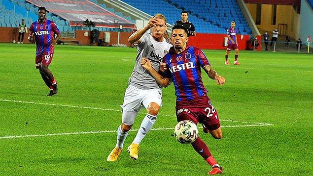 Trabzonspor'da penaltıya sebep olan Flavio, ikinci sarı karttan kırmızı kart gördü.