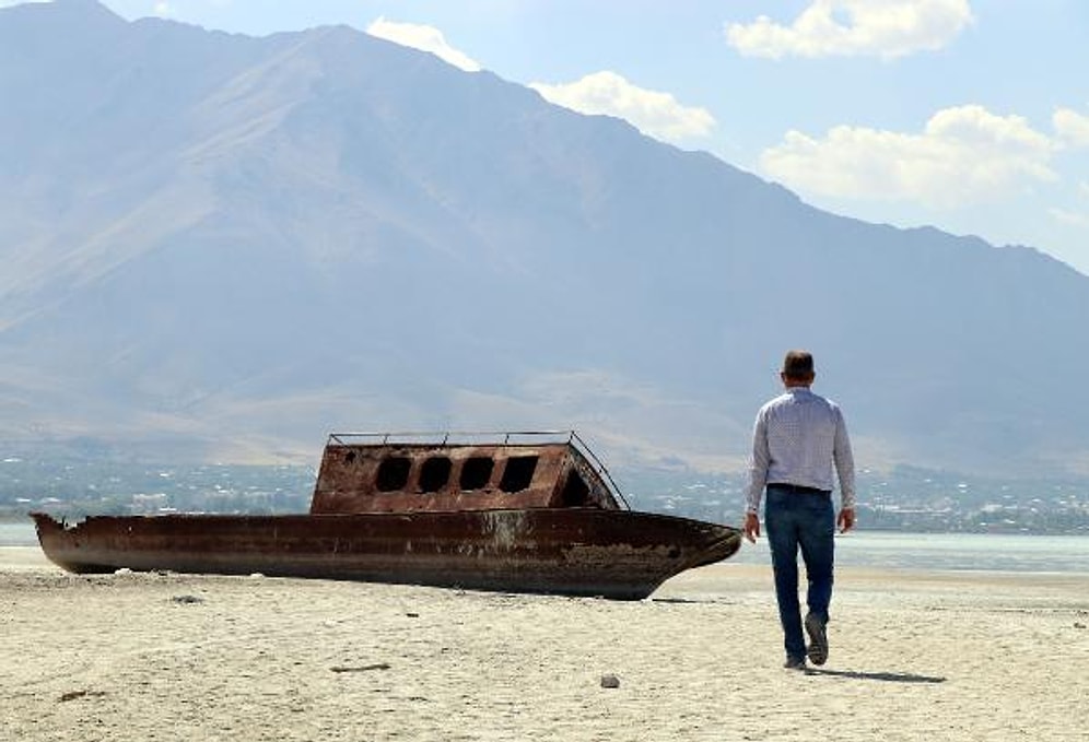 Van Gölü Tehlike Altında: 'Yatayda 200 Metreyi Bulan Bir Çekilme Var'