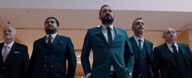 Beyaz TV'de yayınlanan Beyaz Futbol'da, imza attığı skandalın ardından Kütahyalı'nın yeniden dahil olması tartışmalara yol açmıştı.