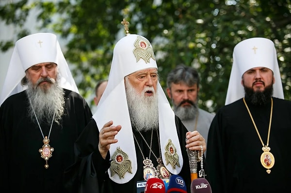 В марте Филарет заявил на украинском телеканале, что эпидемия - это Божья кара «за грехи человечества, то есть, прежде всего, за гомосексуальные браки».