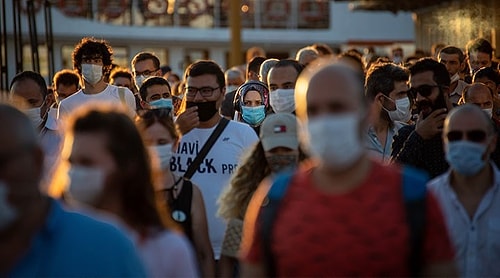 4 Aydır Yoğun Bakımdaydı: Koronavirüsten Kurtulan Oğuz Peker 'Neden Herkes Maskeli' Diye Sordu