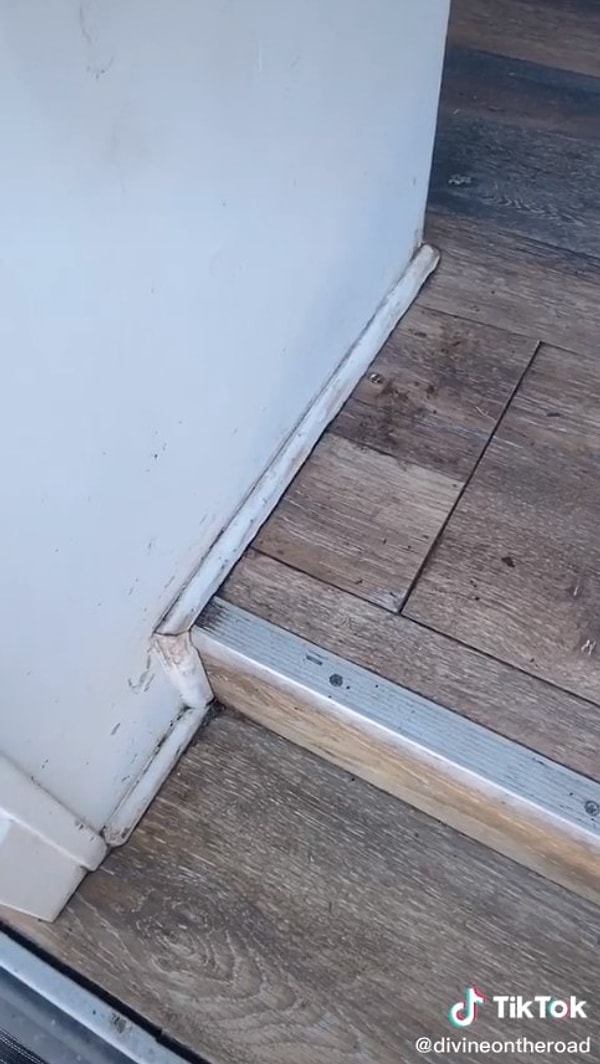 Она начала фоткать те вещи, которые жители фургонов пытаются скрыть всеми правдами и неправдами