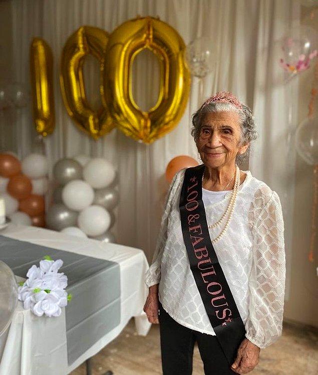 11. "Bugün büyükannemin 100. yaş gününü kutladık."