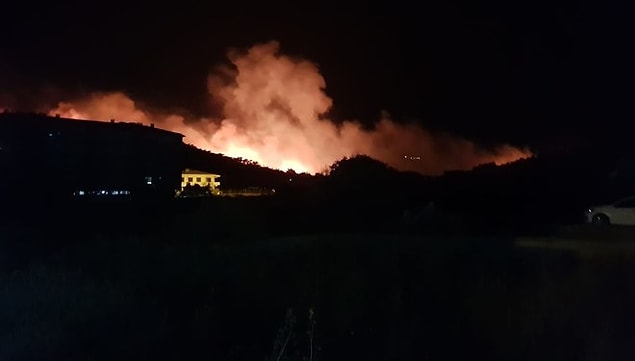 Balıkesir Valisi Hasan Şıldak, yaptığı açıklamada, ekiplerin yangına hızlı şekilde müdahale ettiğini söyledi.