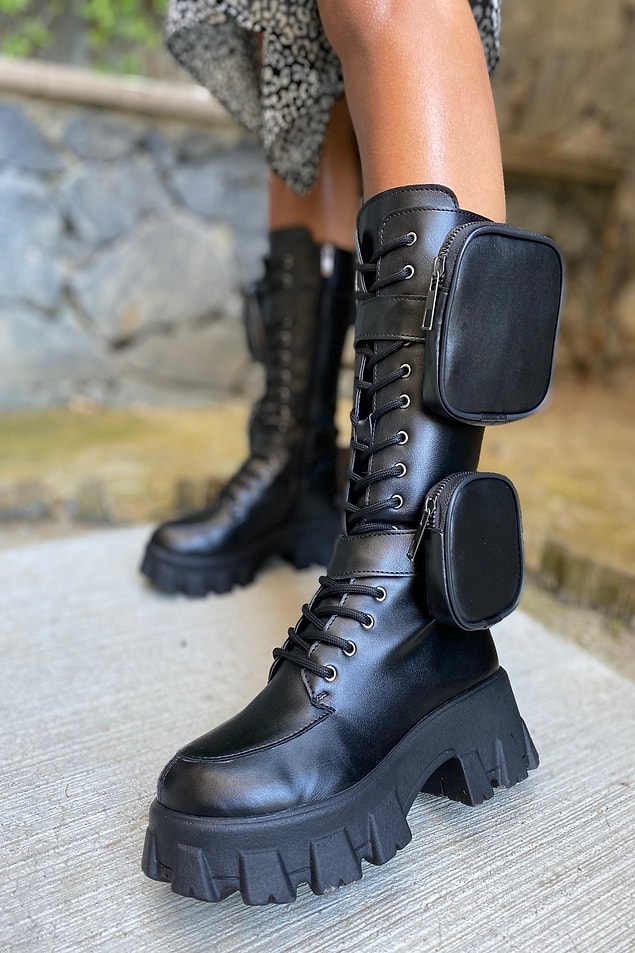 8. Prada'nın geçen sezon çok popüler olan modelini ucuza almak isteyenler bunu kaçırmasın. Fiyatı indirimli hali ile 150 TL!