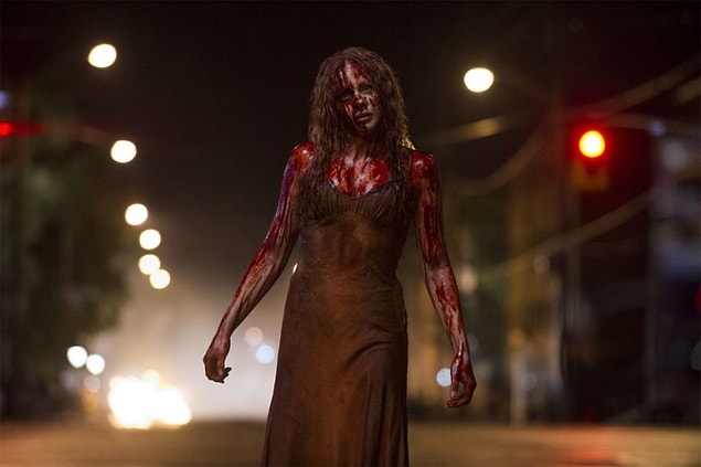2. Carrie - Carrie: Günah Tohumu (2013)