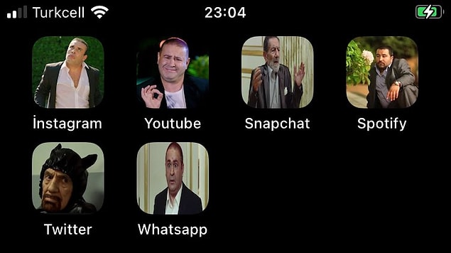 6. WhatsApp'tan gelen mesajlara tam olarak böyle bakıyoruz. :)