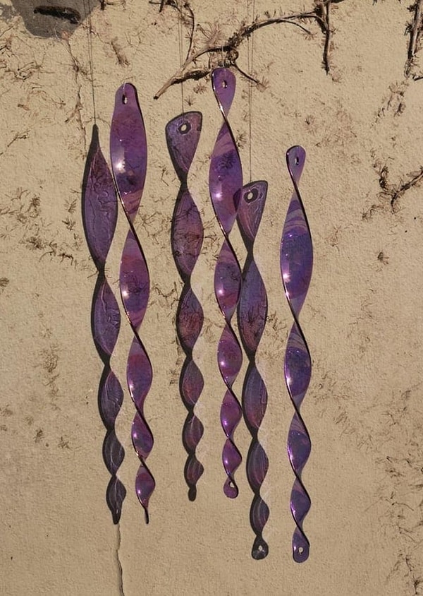 9. Такие прозрачные украшения дают эффект оптической иллюзии на солнце: на самом деле здесь лишь 3 спирали