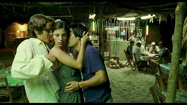 11. Y Tu Mamá También (2001)