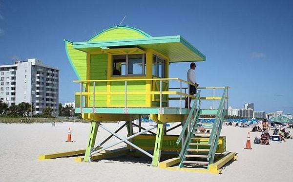 1. Miami'nin güneşli plajlarına adım attığınızda sizi karşılayacak ilk şey altın sarısı kum ve masmavi deniz değil.