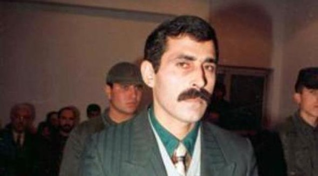1992 ile 1995 yılları arasında "Artvin Canavarı" ve "Baltacı" lakabı ile dehşet salan Adnan Çolak, Artvin'de yaşayan ve çoğunluğu yaşlı olan onlarca insanı öldürdü.