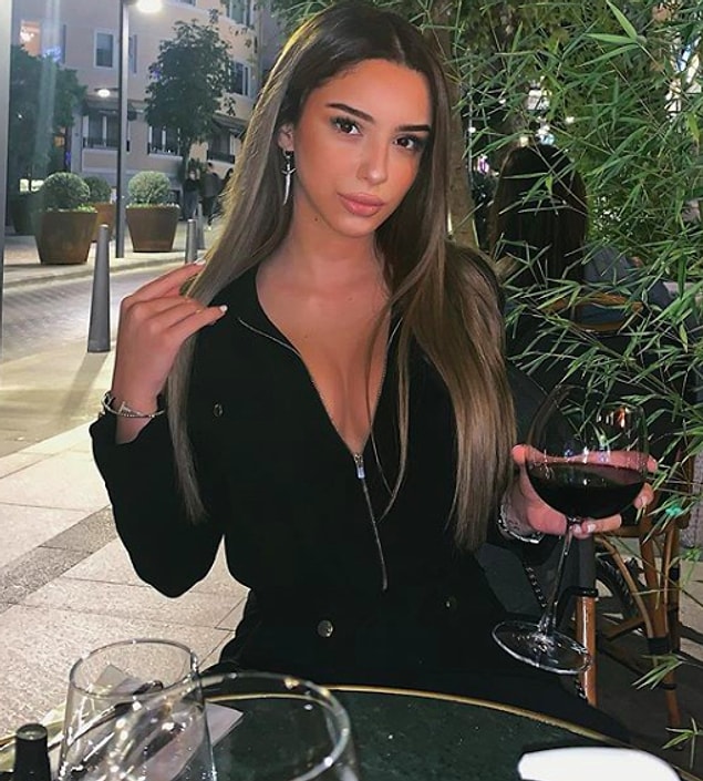 8. Güzelliğiyle büyüleyen Deniz Göksel de Türk TikTok dünyasından.