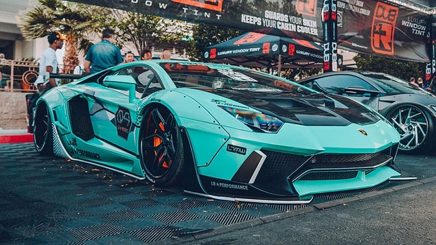 13. Bakmalara doyamayacağınz bu Lamborghini'ye ne demeli?