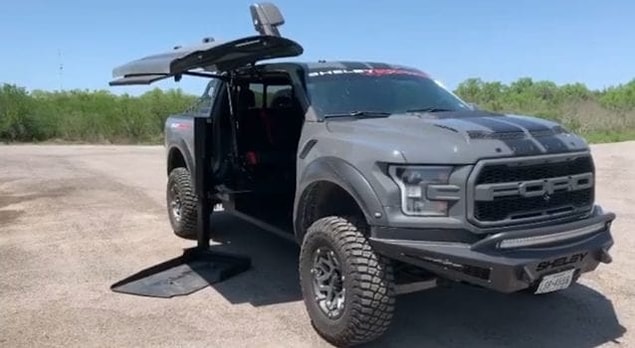 15. Bu Ford Shelby ise engelliler için özel olarak modifiye edilmiş