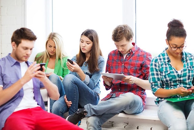 12. Sosyalleşmeyi telefonun dışıyla sınırlayın.