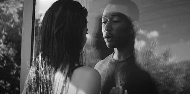 7. John Legend "All of Me" isimli şarkısını nişanlısı Chrissy Teigen'e ilk defa söylediğinde Teigen ağlamış.