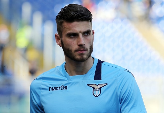 102. Wesley Hoedt