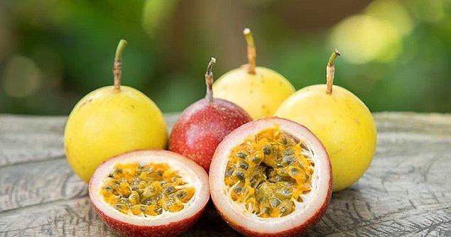 Dünya genelinde "Passion Fruit" ismiyle tanınan Tutku Meyvesi ya da dilimizdeki diğer adıyla Çarkıfelek meyvesi olarak bilinen bu meyve egzotik meyveler sınıfındadır.