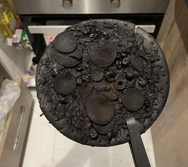 6. «Я забыл о пицце в духовке на год».