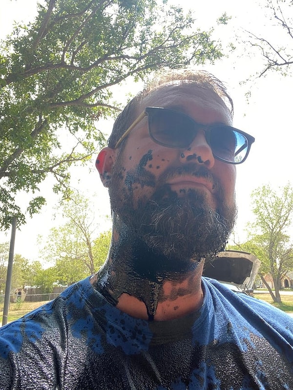 10. «Это был первый раз, когда я попытался поменять масло в машине по дороге на ужин с семьей моей невесты».