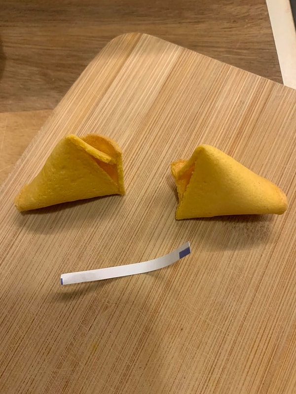 16. «Посмотрите, что получилось из печенья с предсказанием, которое я получил вчера?»