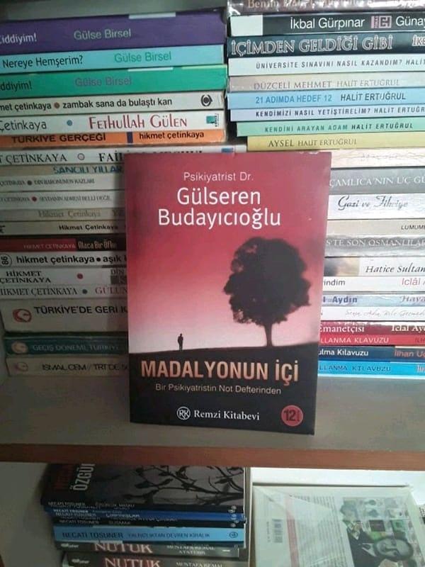 13. Şu anda dizilere konu olan kitaplarıyla çok revaçta olan Gülseren Buğdaycıoğlu'nun 'Madalyonun İçi' kitabı Amazon'da en çok satılan kitap.