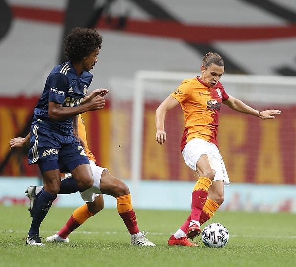 Galatasaray ve Fenerbahçe'nin aralarında oynadıkları son 7 derbinin 4'ü 0-0 sona erdi.