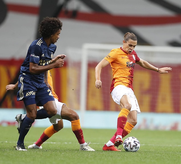Galatasaray ve Fenerbahçe'nin aralarında oynadıkları son 7 derbinin 4'ü 0-0 sona erdi.