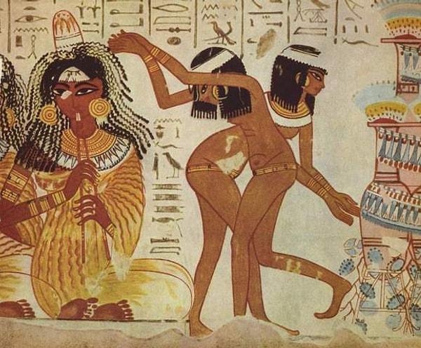 Bilim insanları Antik Dönem'e ait evlilik sözleşmelerinin papirüslerini incelediğinde kadın haklarının korunduğuna dair pek çok bulguya erişmiş.