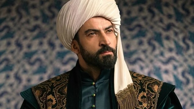 İşte bu yüzden haftanın en yüksek reytinglerinden birini alan Fatih dizisi 10 bölümü bile göremeden bitirildi. Çünkü yüksek değil, çooooook yüksek reyting almalıydı. Bizden söylemesi...