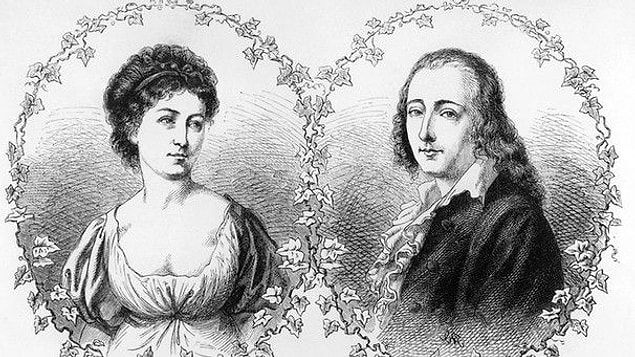 Felsefe, sanat derken aşk da kaçınılmaz olur Hölderlin için... Ancak bu aşk yasaktır ve dahası Hölderlin için oldukça genç yaşta sonun başlangıcı olur.