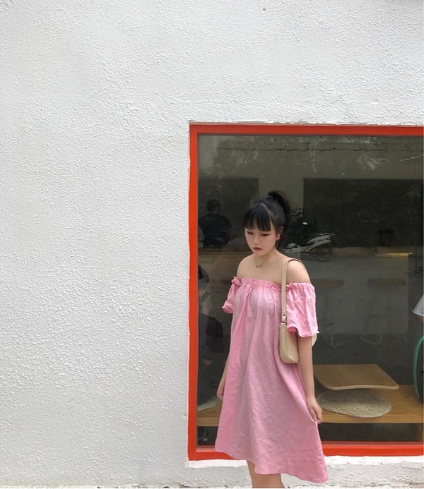 2. Девушка ведет блог, в котором выкладывает снимки, на которых она вообще мало похожа на саму себя