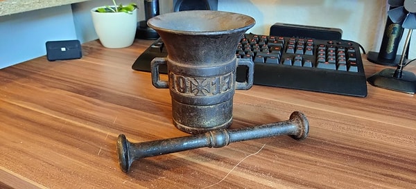 7. «Найдено в подвале немецкого дома, построенного незадолго до Второй мировой войны»