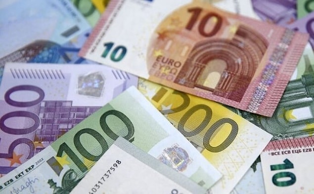 2. Albayrak'ın kabineye atandığı gün 5.57'den işlem gören Euro ise 9.20'leri zorluyor.