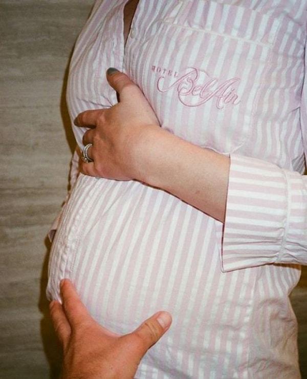 10. Sophie Turner ilk kez hamilelik pozlarını paylaştı!