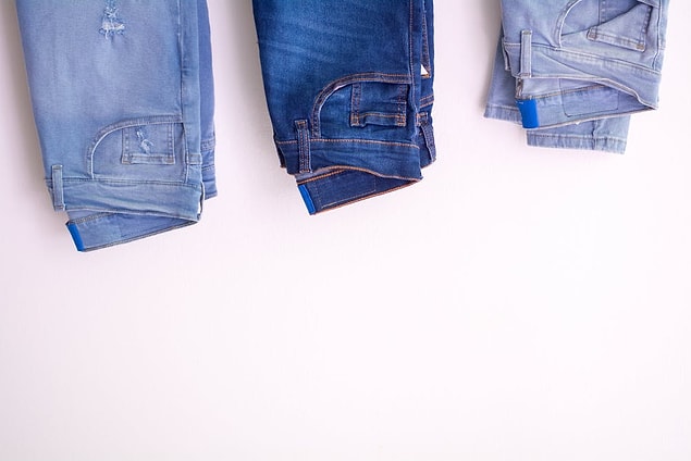 13. Geçmişin Batılı figürü kot pantolonlar