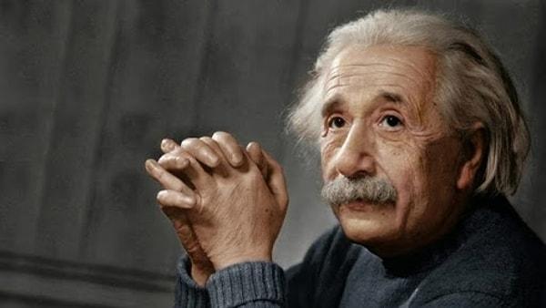 7. İnanılanın aksine Einstein okulda matematikten kalmamıştı. Ama okula giriş sınavını ilk seferde geçememişti. Gerçi diğer tüm arkadaşlarından iki yaş küçüktü.