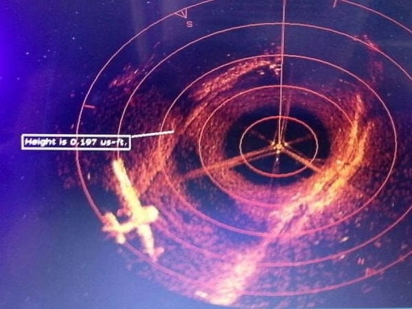 8. Таинственный самолет