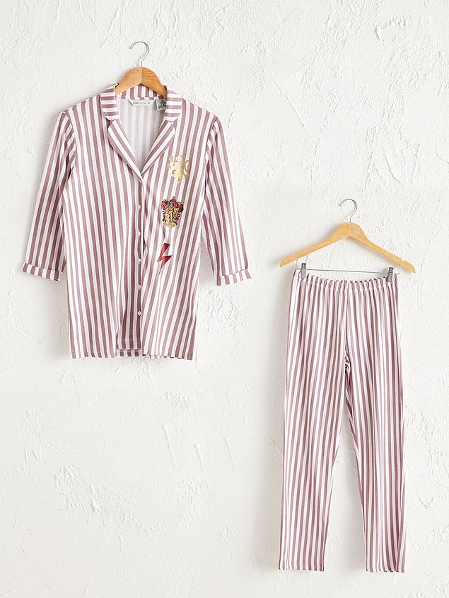 16. Harry Potter fanları burada mı? Bu tatlı pijama takımına biz bayıldık.