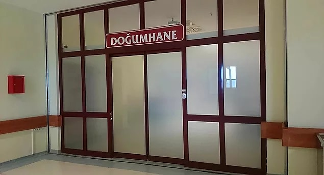 1. 16 yaşındaki kız çocuğunun karın ağrısı şikayetiyle gittiği hastanede hamile olduğunu öğrenmesi...