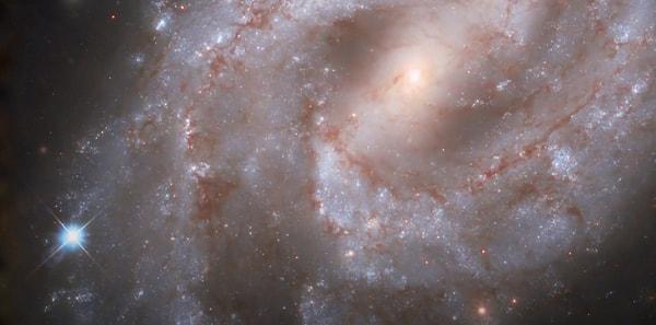 SN 2018gv olarak sınıflandırılan bu özel süpernova, amatör gözlemci Koichi Itagaki tarafından, NGC 2525 sarmal galaksisinde saptandı.