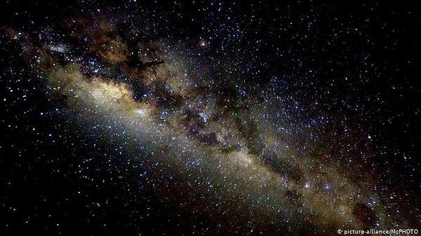 Yaşam için elverişli koşullara sahip bu gezegenler, Dünya'dan en az 100 ışık yılı uzaklıkta yer alıyor.