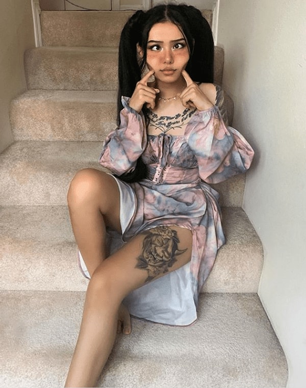 Хейтеры считают, что девушка недостойна лайков, просмотров и денег.