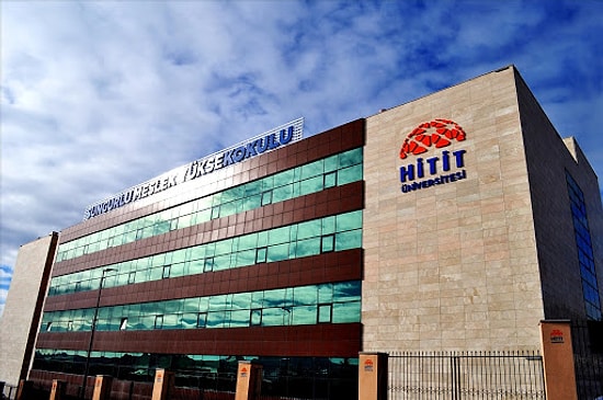 Türkiye 'Hayalet Üniversiteler'le Doldu: Fakülteye Öğrenci Gitmiyor Ancak Akademisyen Maaşını Alıyor