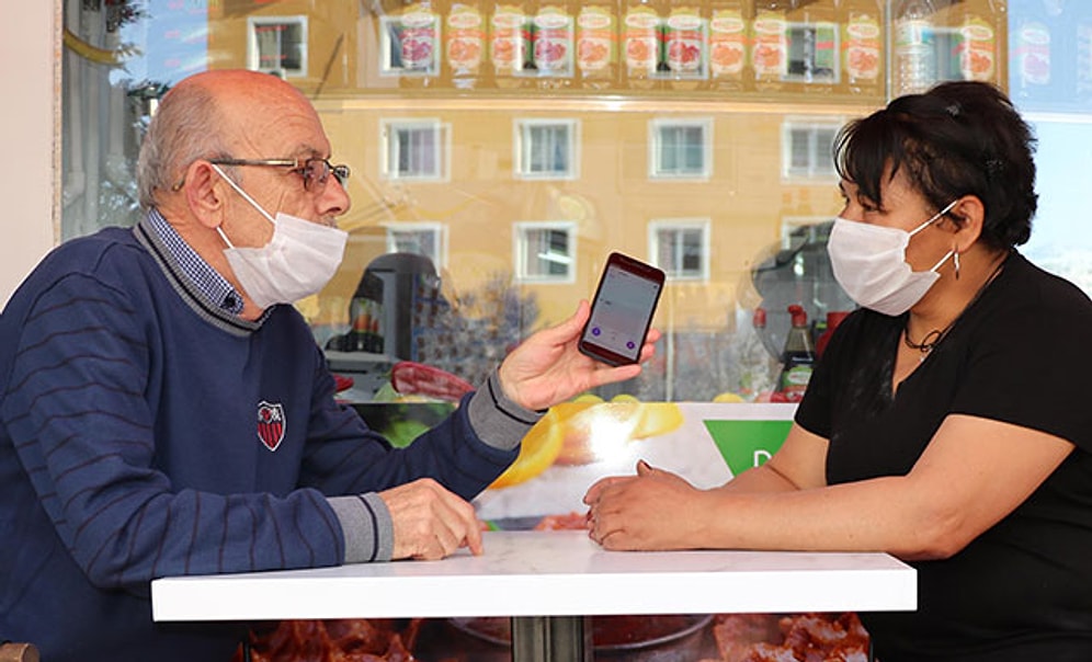 Aşk Engel Tanımaz: Kayserili Esnaf, Brezilyalı Eşiyle Çeviri Programıyla Anlaşıyor