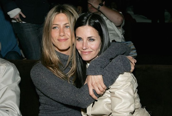 Friends dizisinden beri asla kopmayan Jennifer Aniston ve Courtney Cox, çok yakın arkadaşlar...