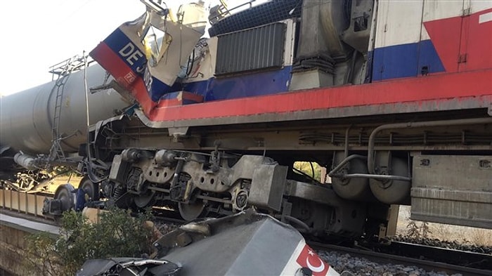 Yozgat'ta İki Yük Treni Çarpıştı, Ekipler Bölgeye Sevk Edildi: Makinistler Yaralandı