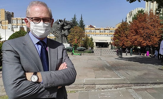 Prof. Dr. Murat Akova: 'Kovid-19 Aşısı, Türkiye'de Yılbaşından Sonra Kullanılabilir Olacak'