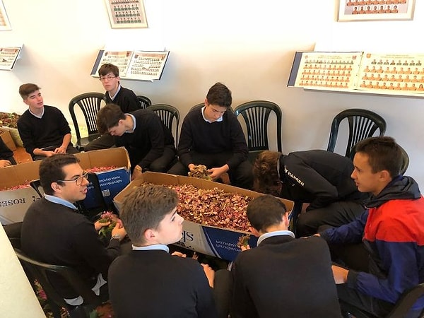 Цель программы - бороться за гендерное равенство и делать мальчиков более независимыми и способными помогать дома